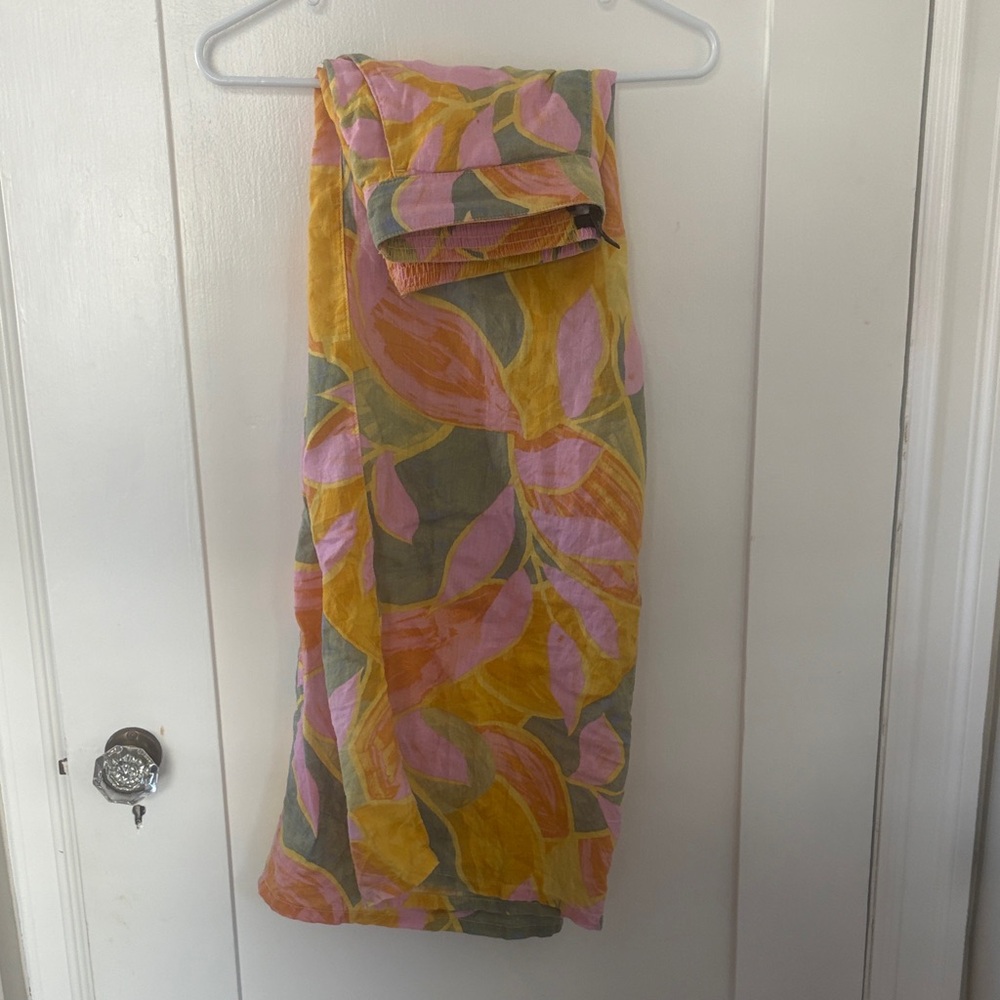 Tahari Linen pants with Leaf Patterns